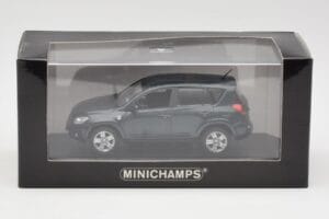Toyota RAV4 XA20 Grün Minichamps 1:43 TOYOTA008 Metall — Bild 4 von 4