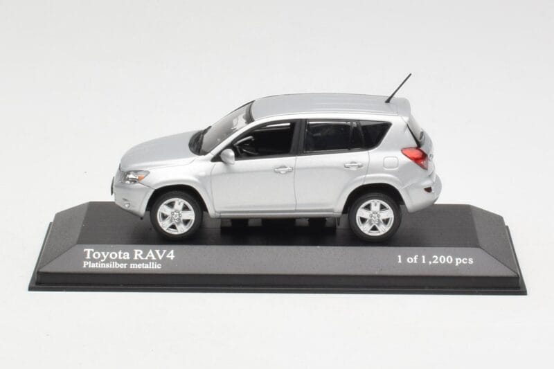 Toyota RAV4 XA30 Silber Minichamps 1:43 400166570 Metall
