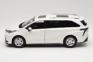 Toyota Sienna XL30 Weiss OEM 1:18 TOYOTA013 Metall — Bild 4 von 8
