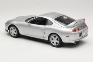 Toyota Supra A80 Silber Kyosho 1:18 8847 Metall — Bild 7 von 8