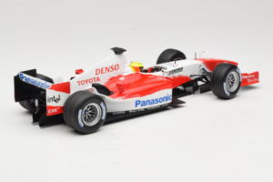 Toyota TF105 #17 R. Schumacher Panasonic Toyota Racing Showcar 2005 Minichamps 1:18 100050087 Metall — Bild 2 von 7
