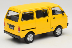Toyota TJ110 Tianjin Huali Gelb OEM 1:18 TOYOTA014 Metall — Bild 3 von 8