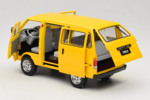 Toyota TJ110 Tianjin Huali Gelb OEM 1:18 TOYOTA014 Metall — Bild 5 von 8