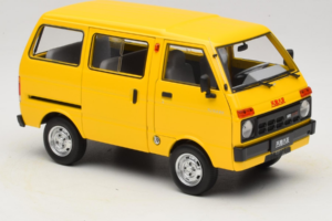 Toyota TJ110 Tianjin Huali Gelb OEM 1:18 TOYOTA014 Metall — Bild 6 von 8