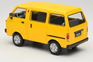 Toyota TJ110 Tianjin Huali Gelb OEM 1:18 TOYOTA014 Metall — Bild 7 von 8