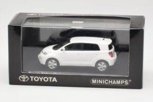 Toyota Urban Cruiser Weiß Minichamps 1:43 400166960 Metall — Bild 2 von 3