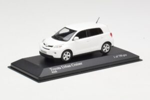 Toyota Urban Cruiser Weiß Minichamps 1:43 400166960 Metall — Bild 3 von 3