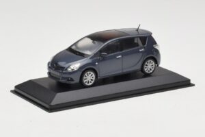 Toyota Verso Grey Metallic Minichamps 1:43 TOYOTA011 Metall — Bild 2 von 4