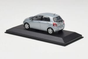 Toyota Yaris Mk2 Glacier Blau Minichamps 1:43 TOYOTA001 Metall — Bild 3 von 4