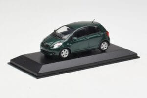 Toyota Yaris XP10 Oxford Green Minichamps 1:43 400166501 Metall — Bild 2 von 4