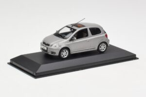 Toyota Yaris XP10 TS Grau Minichamps 1:43 TOYOTA007 Metall — Bild 3 von 3