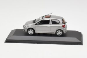 Toyota Yaris XP10 TS Grau Minichamps 1:43 TOYOTA007 Metall