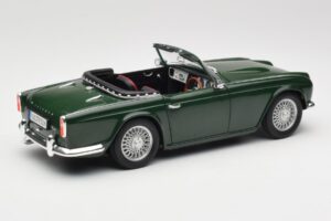 Triumph TR4 British Racing Green Revell 1:18 08827-T1 Metall — Bild 3 von 8