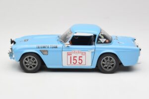 Triumph TR4 Rally Car Revell 1:18 8773 Metall — Bild 4 von 8