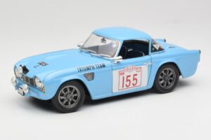 Triumph TR4 Rally Car Revell 1:18 8773 Metall