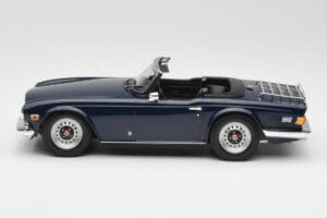 Triumph TR6 PI Dunkelblau Minichamps 1:18 155132032 Metall — Bild 3 von 6