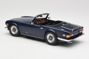 Triumph TR6 PI Dunkelblau Minichamps 1:18 155132032 Metall — Bild 5 von 6
