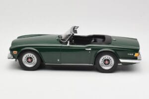 Triumph TR6 PI Dunkelgrün Minichamps 1:18 155132030 Metall — Bild 3 von 6