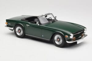 Triumph TR6 PI Dunkelgrün Minichamps 1:18 155132030 Metall — Bild 4 von 6