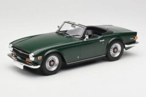 Triumph TR6 PI Dunkelgrün Minichamps 1:18 155132030 Metall