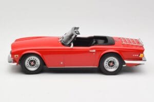 Triumph TR6 PI Rot Minichamps 1:18 155132031 Metall — Bild 3 von 6