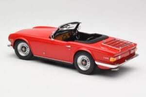 Triumph TR6 PI Rot Minichamps 1:18 155132031 Metall — Bild 5 von 6