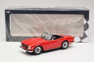 Triumph TR6 PI Rot Minichamps 1:18 155132031 Metall — Bild 6 von 6