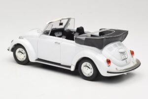 Volkswagen 1302 LS Cabriolet Weiß Revell 1:18 8415 Metall — Bild 7 von 8
