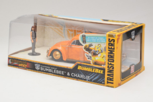 Volkswagen Beetle Bumblebee Transformers With Figure Metals Diecast 1:24 30114 Metall — Bild 3 von 3