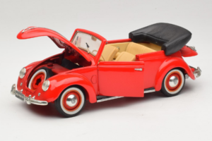 Volkswagen Beetle Cabriolet Rot Maisto 1:18 56010 Metall — Bild 2 von 8