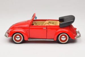 Volkswagen Beetle Cabriolet Rot Maisto 1:18 56010 Metall — Bild 4 von 8