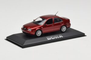 Volkswagen Bora Mk4 Red Metallic Minichamps 1:43 VW003 Metall — Bild 2 von 4