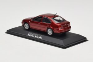 Volkswagen Bora Mk4 Red Metallic Minichamps 1:43 VW003 Metall — Bild 3 von 4