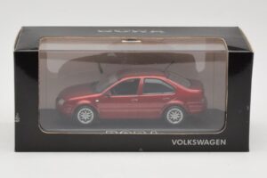 Volkswagen Bora Mk4 Red Metallic Minichamps 1:43 VW003 Metall — Bild 4 von 4