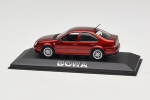 Volkswagen Bora Mk4 Red Metallic Minichamps 1:43 VW003 Metall