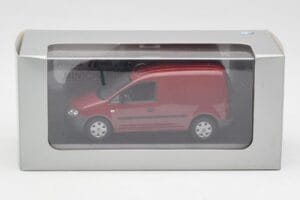 Volkswagen Caddy 2K Dunkelrot Minichamps 1:43 CADDY004 Metall — Bild 4 von 4