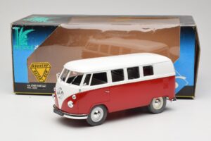 Volkswagen Combi T1 Rot & Weiß Solido 1:18 8031 Metall — Bild 8 von 8