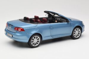 Volkswagen Eos Blau Norev 1:18 188422 Metall — Bild 3 von 8