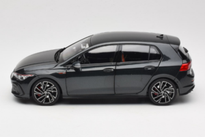 Volkswagen Golf GTI Mk8 Schwarz Metallic Norev 1:18 188591 Metall — Bild 4 von 8