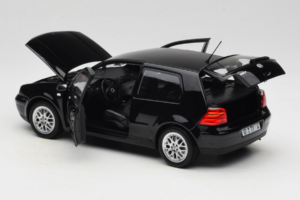 Volkswagen Golf GTI Mk4 Schwarz Norev 1:18 188574 Metall — Bild 5 von 8