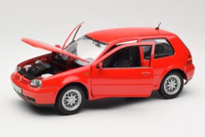 Volkswagen Golf Mk4 GTI Rot Revell 1:18 08943 Metall — Bild 2 von 8