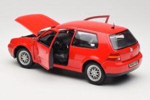 Volkswagen Golf Mk4 GTI Rot Revell 1:18 08943 Metall — Bild 5 von 8