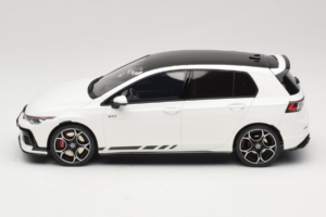Volkswagen Golf Mk8 GTI Clubsport Pure White Otto 1:18 OT1221 Resin — Bild 3 von 6