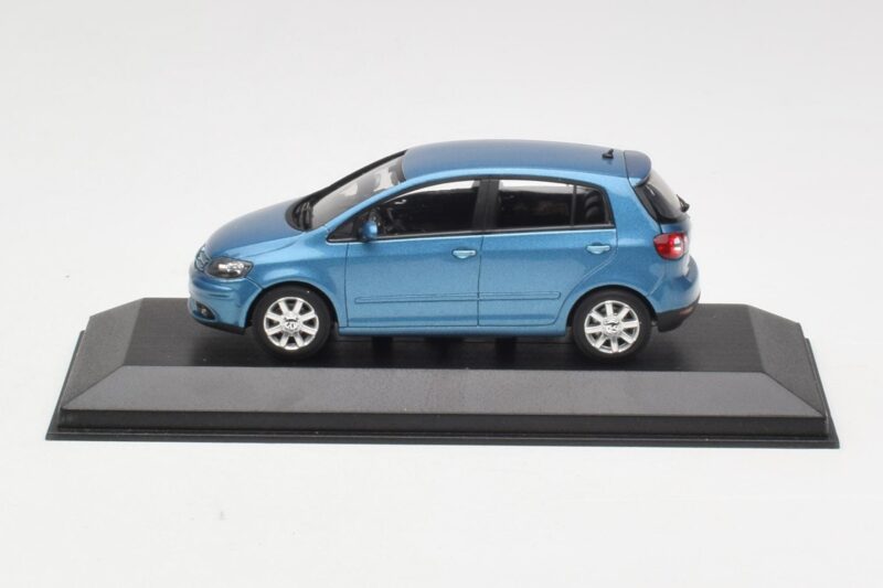 Volkswagen Golf Plus Mk5 Blue Metallic Minichamps 1:43 GOLF002 Metall