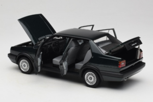 Volkswagen Jetta Mk3 CL Schwarz Icartime 1:18 JETTA001 Metall — Bild 5 von 8
