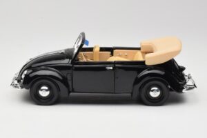 Volkswagen Käfer Cabriolet Schwarz Maisto 1:18 37800-M6 Metall — Bild 4 von 8
