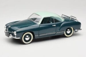 Volkswagen Karmann Ghia Blau Solido 1:18 8061 Metall