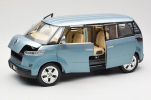 Volkswagen Microbus Concept Hellgrün Revell 1:18 08444 Metall — Bild 2 von 8