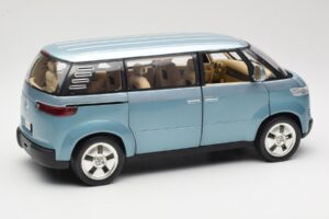Volkswagen Microbus Concept Hellgrün Revell 1:18 08444 Metall — Bild 3 von 8