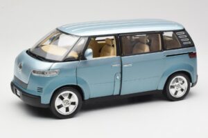 Volkswagen Microbus Concept Hellgrün Revell 1:18 08444 Metall